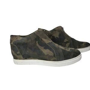 Blondo Glenda Waterproof Suede Green Camouflage Wedge HI Top Sneakers Womens 10